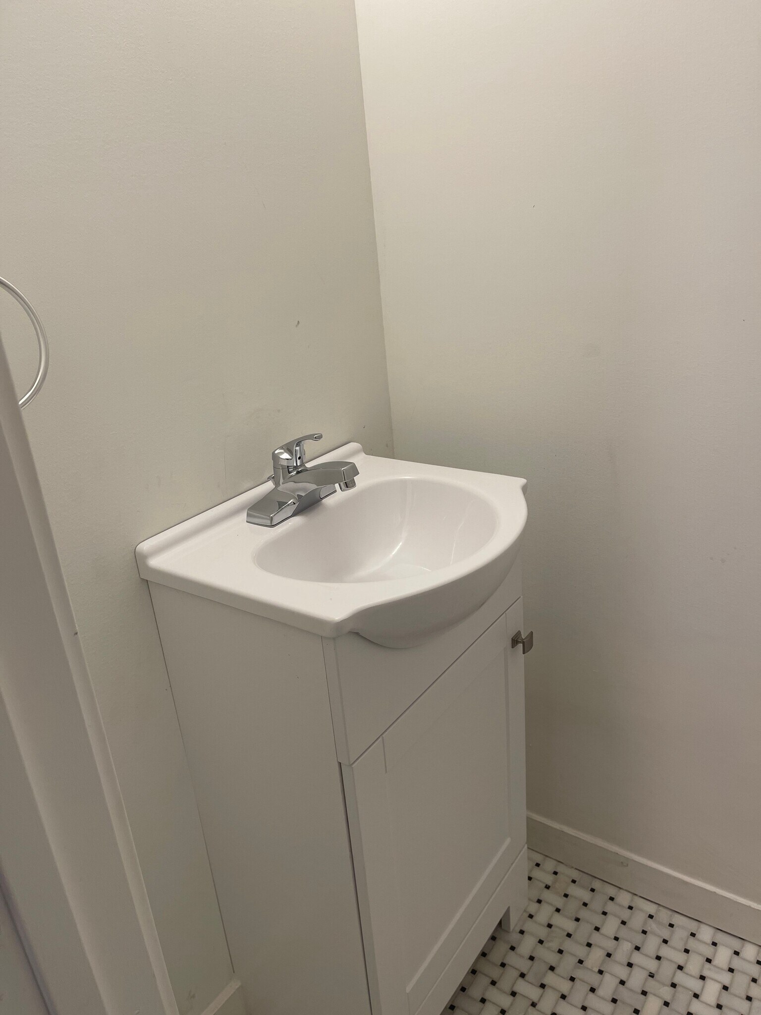 Building Photo - 2366 Orthodox St