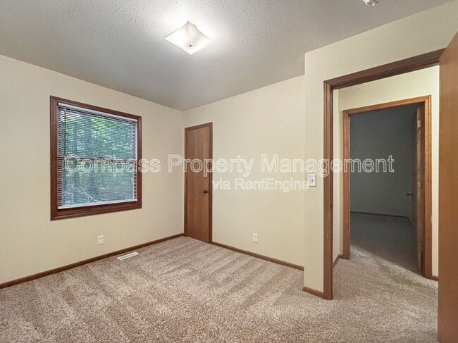 Building Photo - 2616 Kragspough Ct