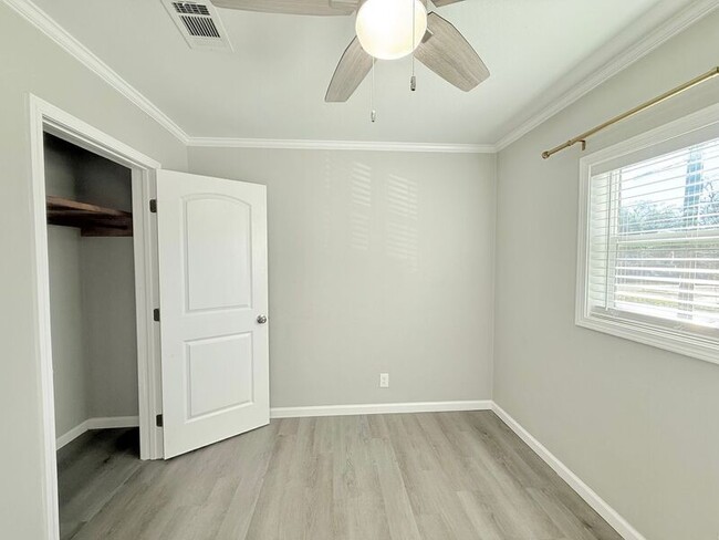 Building Photo - 1804 Doctor M.L.K. Jr Dr