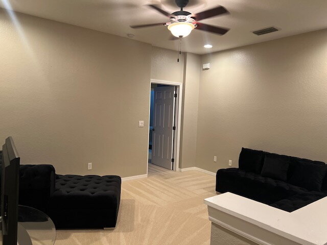 Building Photo - Spacious 3BR/2.5BA Townhome in Bella Terra...