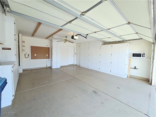 Building Photo - 4814 Regalo Bello St