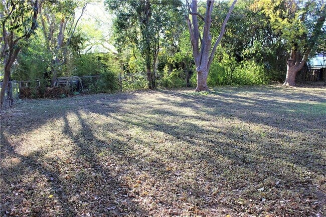 Building Photo - 2303 Towbridge Cir