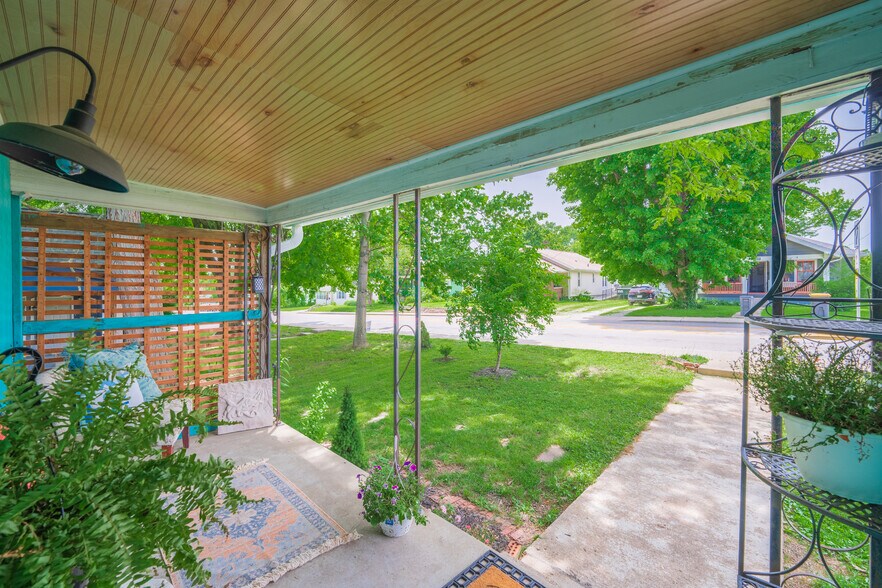 Building Photo - 1101 S Rogers St