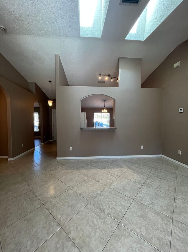 Building Photo - Beautiful Fenced in Yard on a cul-de-sac!!!