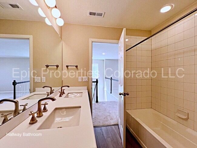 Building Photo - Available June 5, 2026! Gorgeous Aurora Highlands 3+ Bed/3Ba house!!