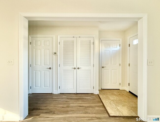 Building Photo - 17 Rockfield Dr