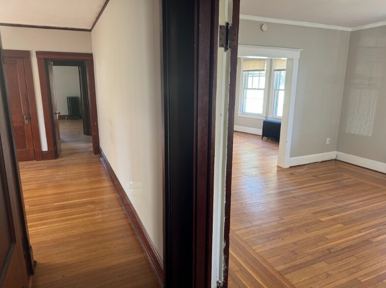 Building Photo - 14-16-16 Slater Ave