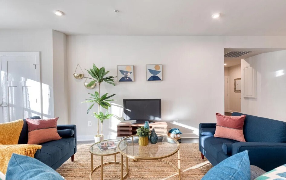 Building Photo - 10020 Ruffian Way