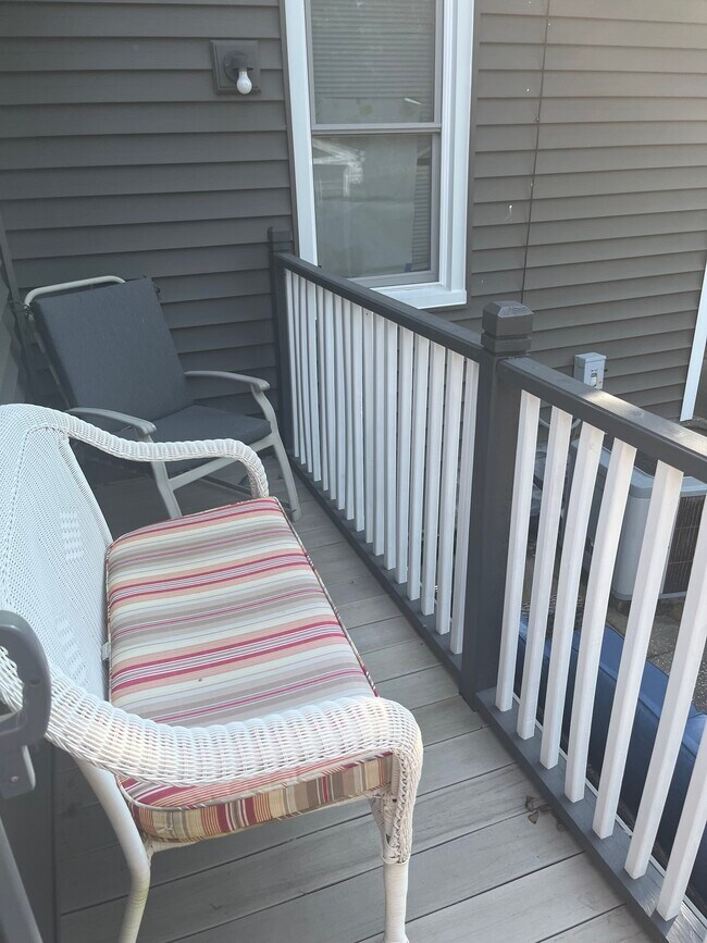 Building Photo - 2118 Elm St