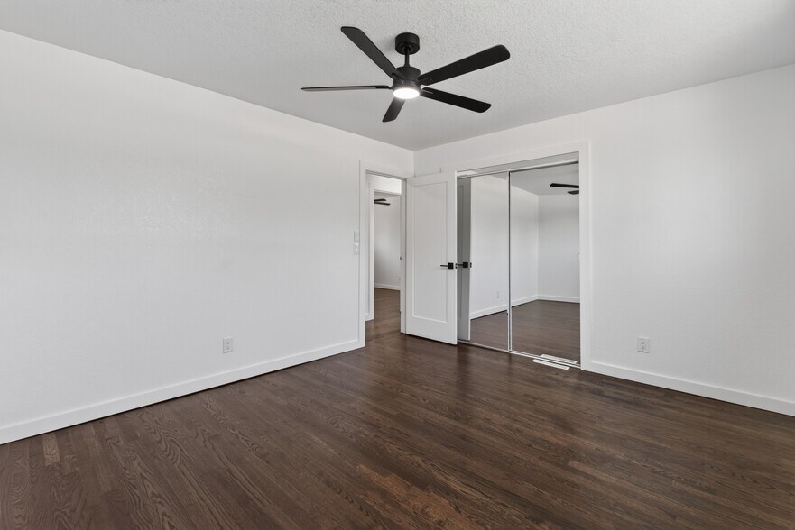 Building Photo - 8596 Sheridan Ct