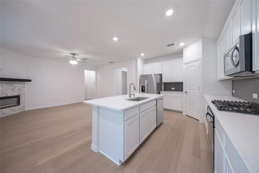 Building Photo - 1707 Blackbird Ln