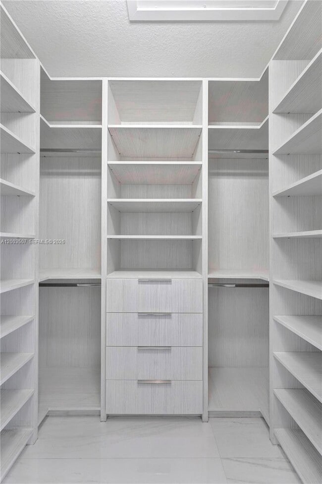 Building Photo - 10500 NW 78th Terrace