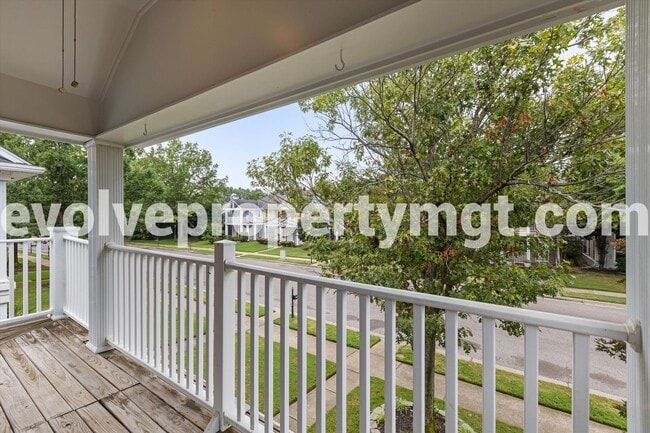 Building Photo - 1250 Island Pl E