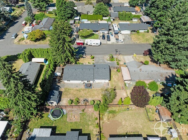 Building Photo - 4213 NE 139th Ave