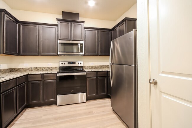 Building Photo - 564 Solomon Ln