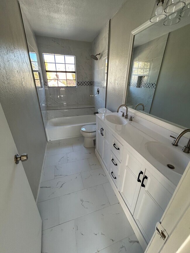 Building Photo - Come and see this well-kept beautiful home today!