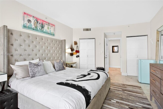 Building Photo - 1900 Sunset Harbour Dr