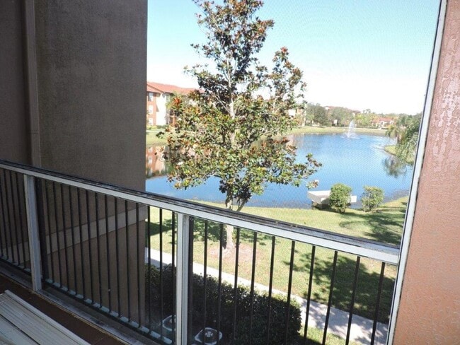 Building Photo - 2 db/2 ba Condo at The Palms Club - Community Pool & Fitness Center!