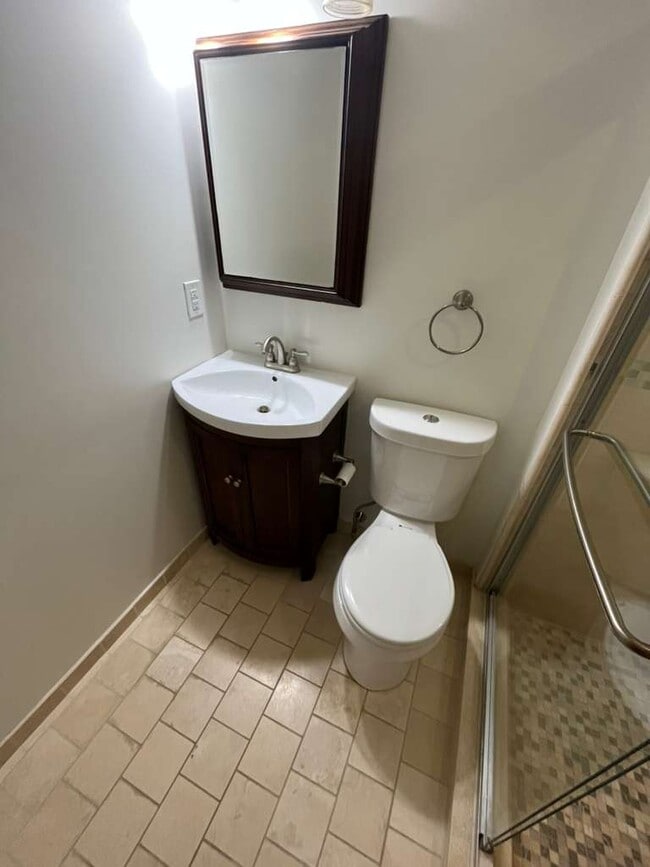 Building Photo - 2033 Kater St