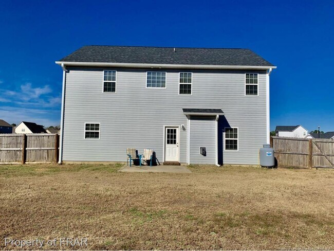 Building Photo - 211 Rainmaker St