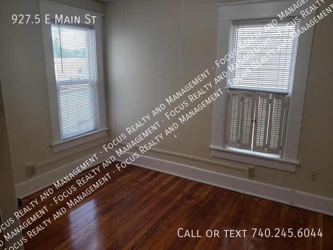 Building Photo - 927.5 E Main St