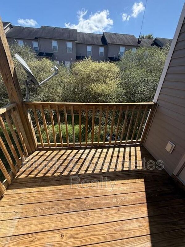 Building Photo - 4068 Bentley Dr