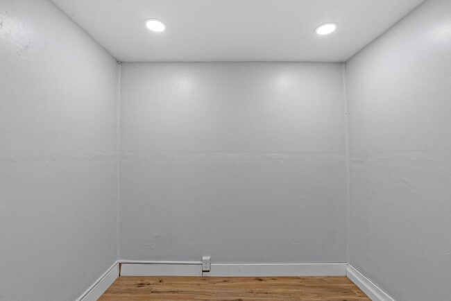 Building Photo - 179 Elk St