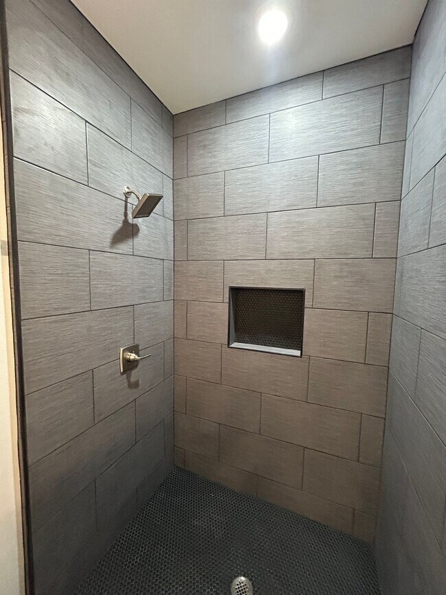 Building Photo - 2022 Trimble Rd