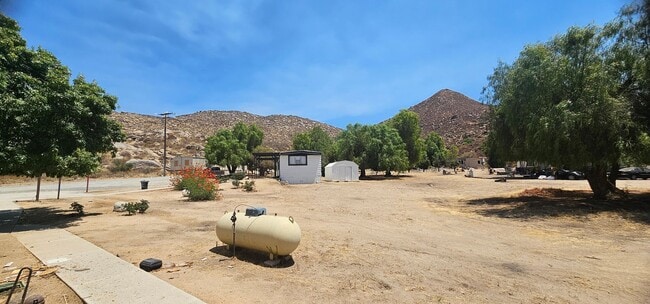 Building Photo - Rancho De Oro