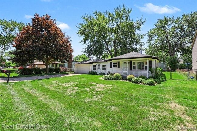 Building Photo - 1064 Woodslee Ave