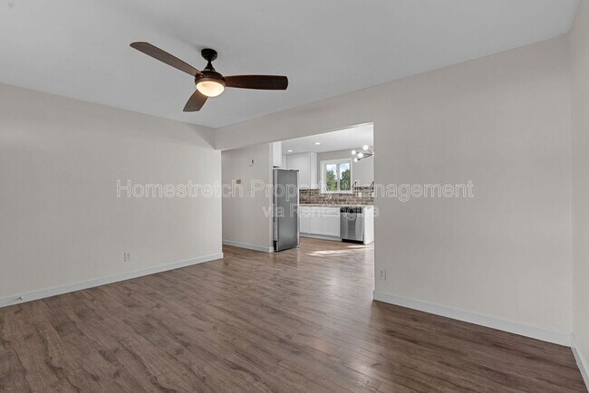 Building Photo - 235 Midland Dr