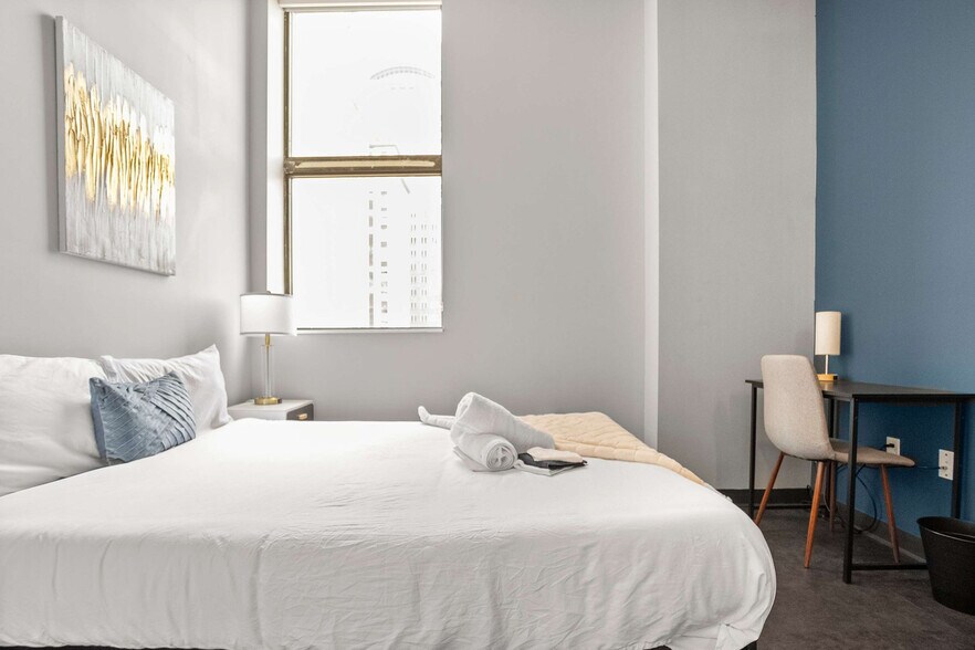 Building Photo - 800 Penn Ave