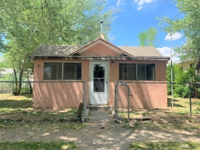 Building Photo - 2 Bedroom/1 bath house in Carlin with garage