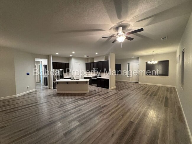 Building Photo - 925 Cranfield Ct