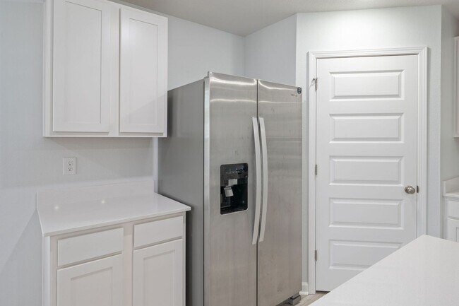 Building Photo - 522 Mary Lou Way