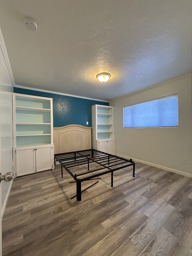 Building Photo - 6504 Edgemont Dr