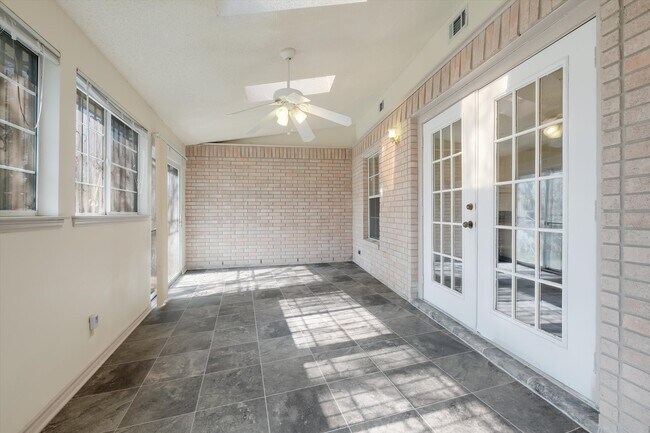 Building Photo - 7492 Timbercreek Dr