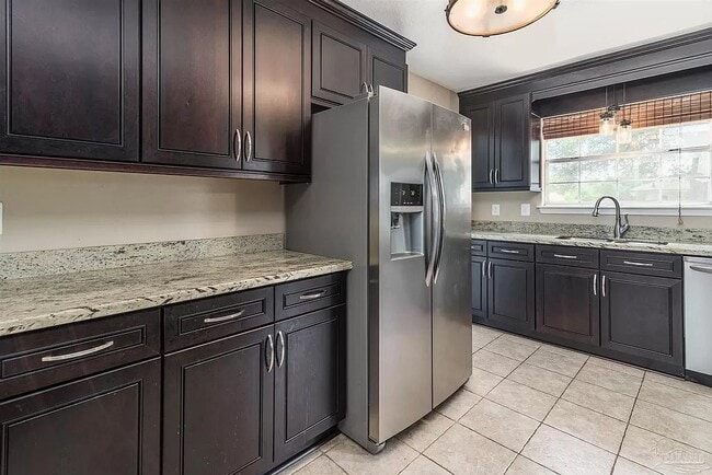 Building Photo - 6464 Lake Charlene Ct