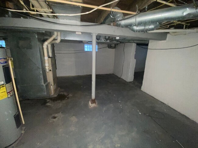 Building Photo - 9710 Easton Ave