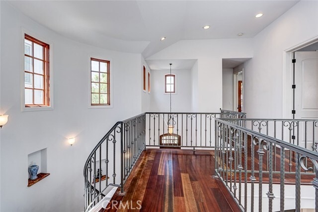 Building Photo - 3404 N Poinsettia Ave