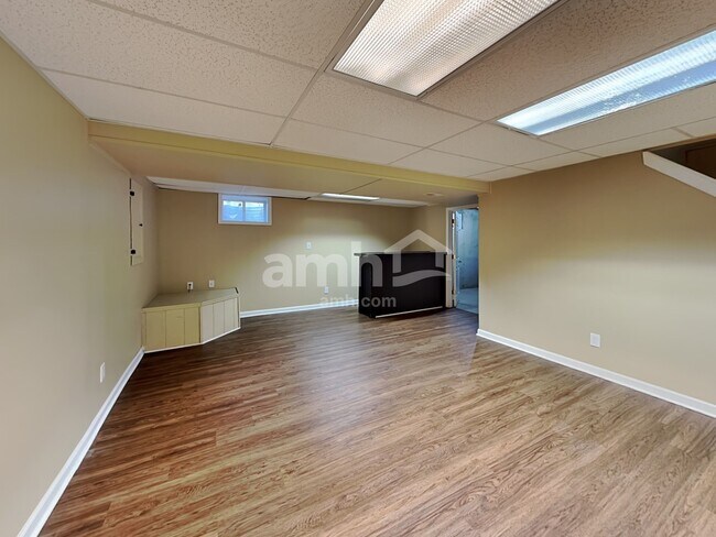 Building Photo - 2058 River Birch Dr