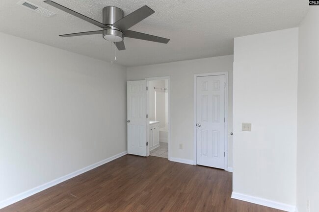Building Photo - 105 Hutto Hill