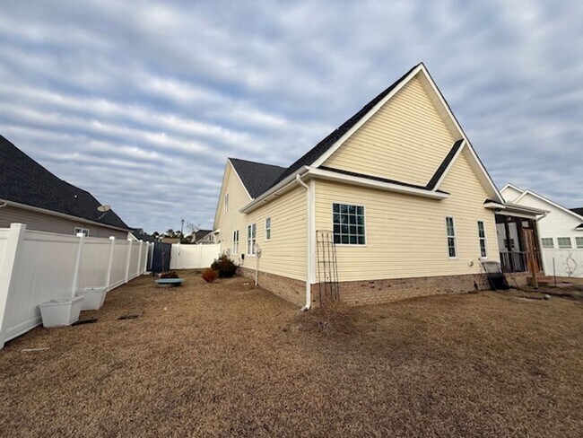 Building Photo - Welcome to Southwest Plantation