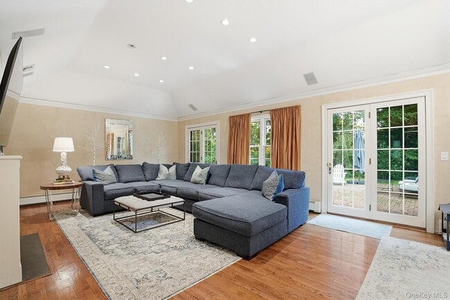 Building Photo - 1120 Cove Edge Rd