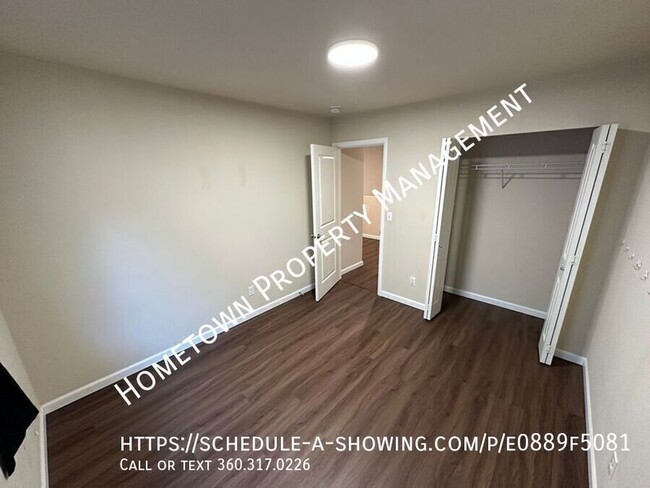 Building Photo - 4 Bdrm Townhouse in Olympia Schools-- Avai...