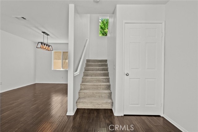 Building Photo - 9427 Lemona Ave