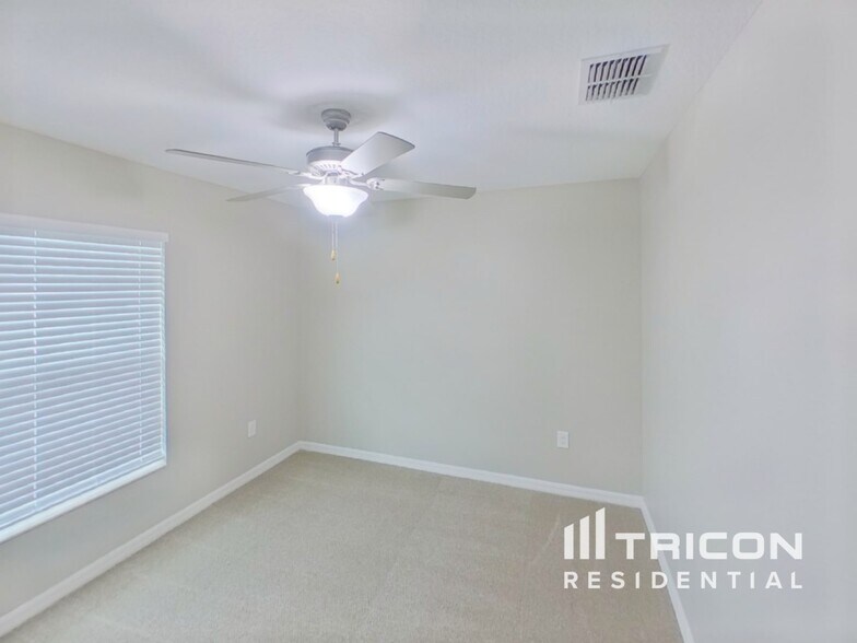 Building Photo - 10122 Crested Fringe Dr