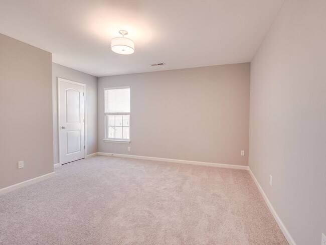 Building Photo - Stunning 2022 Build in Lexington!