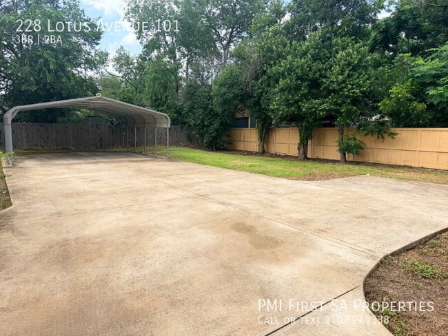 Building Photo - 228 Lotus Ave
