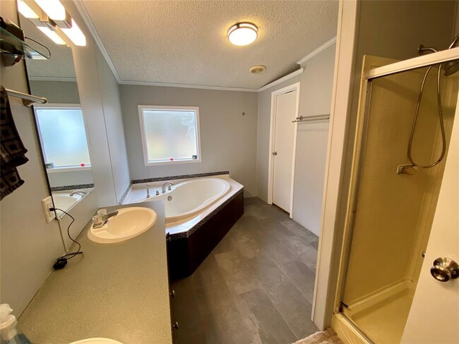 Building Photo - 11273 Camp Creek Way
